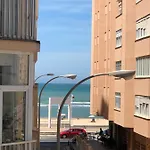 Rinconcito Gaditano Con Garaje Al Lado De La Playa *